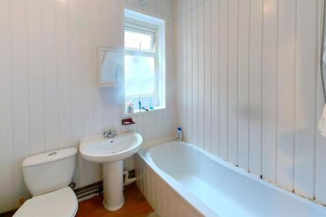 21-Rookery-Road-Bathroom-2.jpg