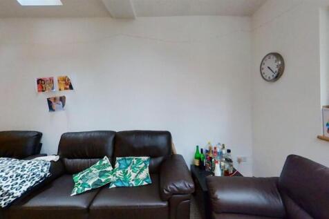 196-Tiverton-Road-Living-Room-2.jpg