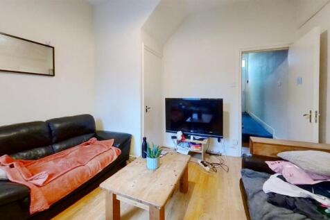 105-Dawlish-Road-Living-Room.jpg