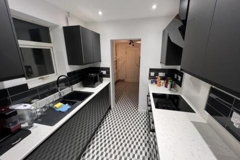 KITCHEN 2.jpg