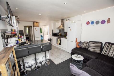 Open Plan Kitchen/ Living Area