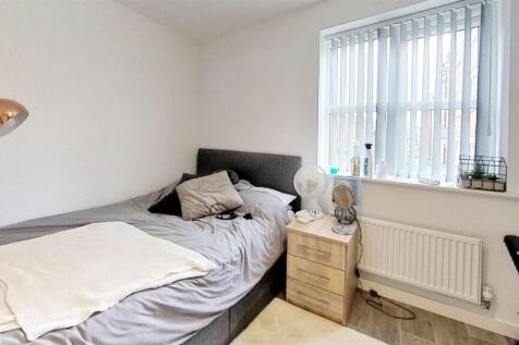 2-Bowthorpe-Court-Bedroom-2.jpg