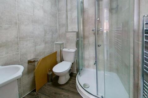 47-Exeter-Road-Bathroom-4.jpg