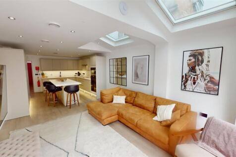 289-Dawlish-Road-Living-Room.jpg