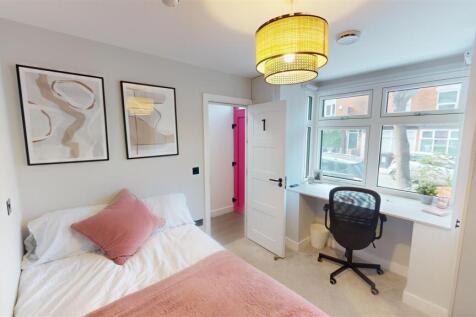 289-Dawlish-Road-Bedroom-1.jpg