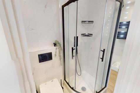 289-Dawlish-Road-Bedroom-4-Ensuite.jpg