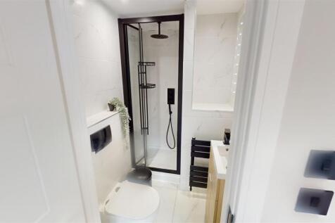 289-Dawlish-Road-Bedroom-5-Ensuite.jpg