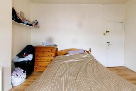 37-Selly-Hill-Road-Bedroom-2.jpg