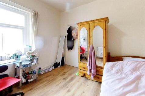 37-Selly-Hill-Road-Bedroom-3.jpg