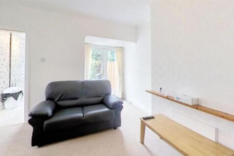 219-Reservoir-Road-Living-Room-2.jpg