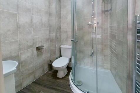 47-Exeter-Road-Bathroom-5.jpg