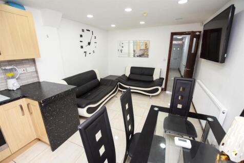 Open Plan Kitchen/ L