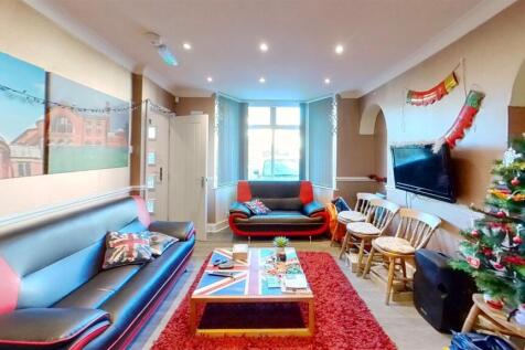 15-Tealby-Grove-Livi