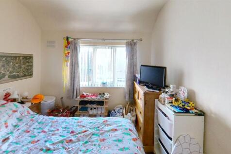 15-Tealby-Grove-Bedr