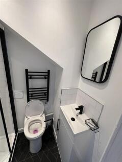 BEDROOM 5 - ENSUIT A