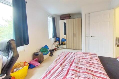 63-Elliot-Road-Bedro