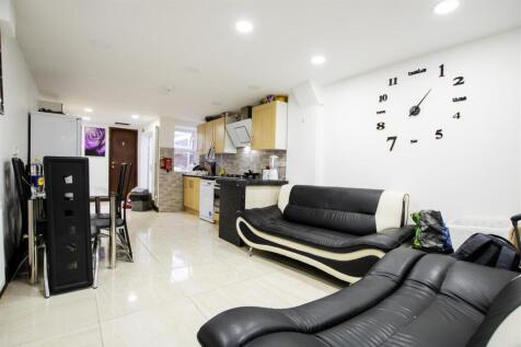 Open Plan Kitchen/ Living Area