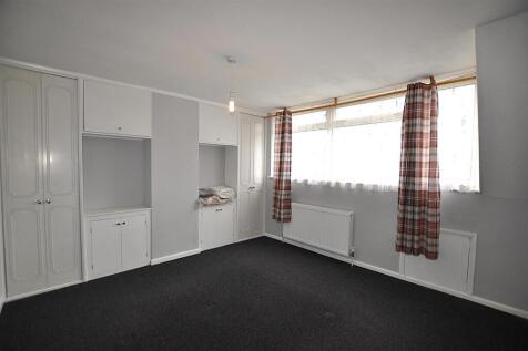 Bedroom 1.JPG
