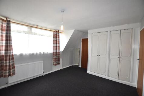 Bedroom 1 2.JPG