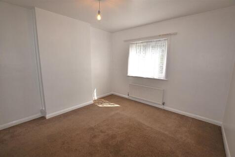 Bedroom 2.JPG