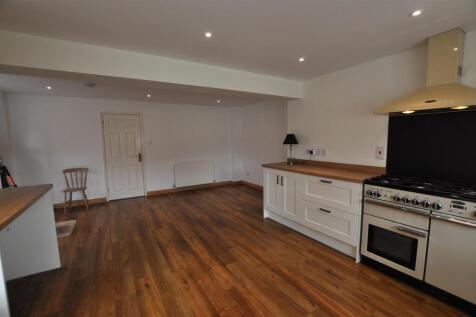 Kitchen 3.JPG