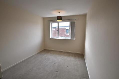 Bedroom 2.JPG