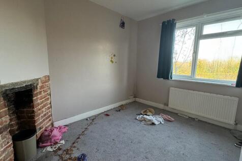 bedroom 2 extra
