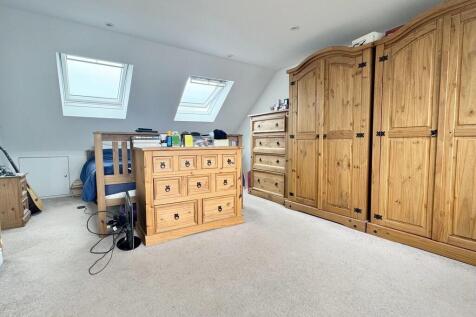 bedroom 1b