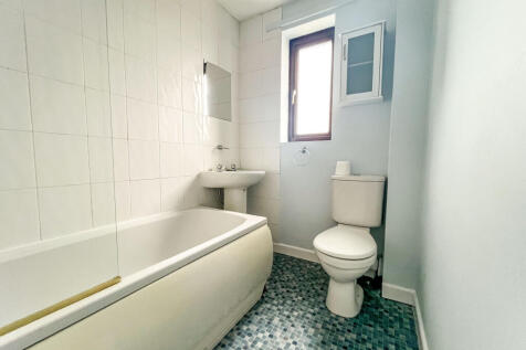 Bathroom.JPG