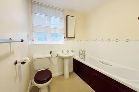Bathroom2.jpg