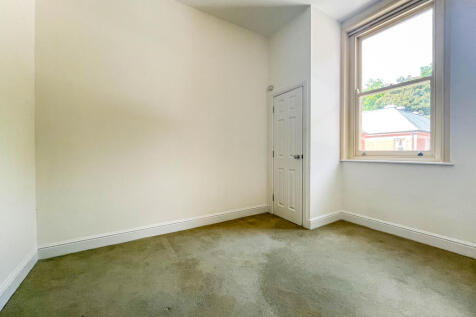 Bedroom 2.JPG