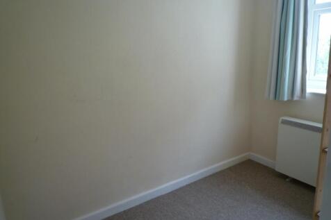 Bedroom 2.JPG