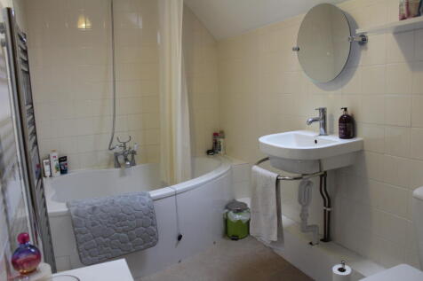 Bathroom.JPG