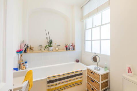 Bathroom.JPG