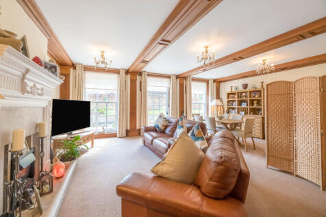Lounge Area.Jpg