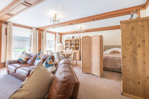 Overview Living Area