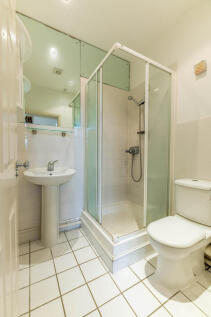 Ensuite.JPG
