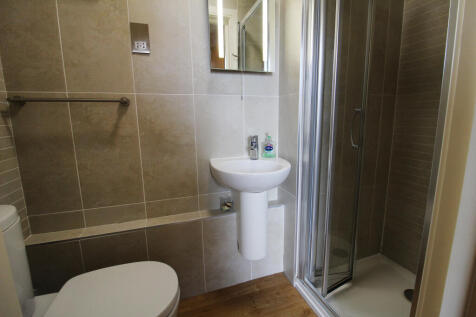 Shower room (2).JPG