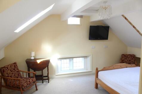 Bedroom 1.JPG