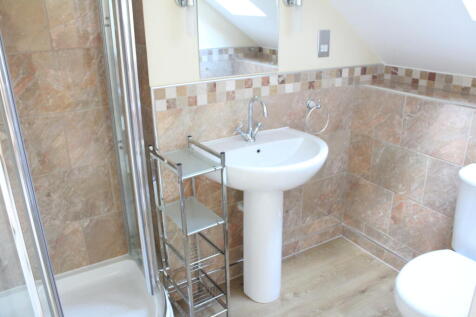 Ensuite.JPG