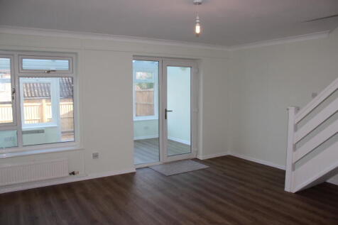 P2060lounge2.JPG