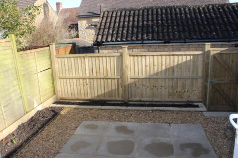 P2060patio.JPG