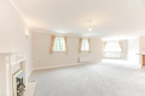 Living Room/ Kitchen