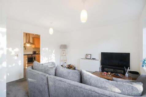 Living Room 2.jpg