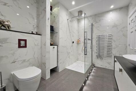 Bedroom 1 En-Suite