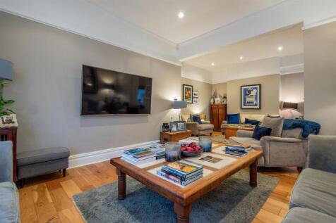 Famiy Room