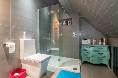 Top Floor Shower Room