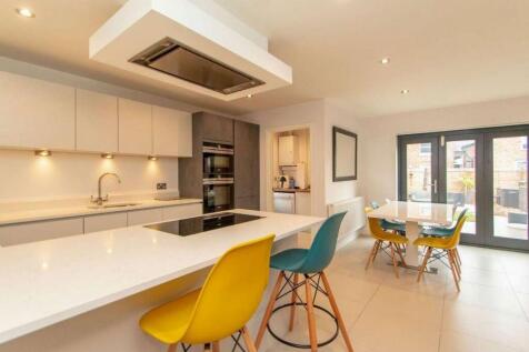 Live In Dining Kitchen 3