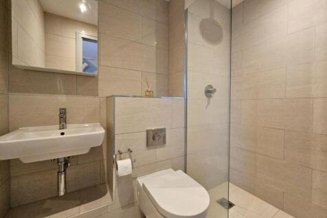 Bedroom 1 En-Suite Shower