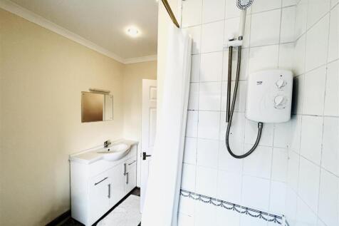 Bathroom Aspect 2